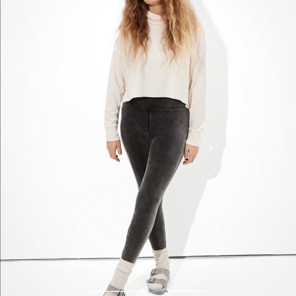 American Eagle Cropped Long Sleeve Mock Neck - Picture 7 of 8